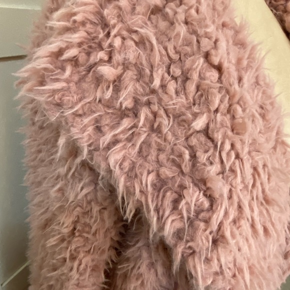 Gorgeous fuzzy pink long coat - Picture 5 of 5